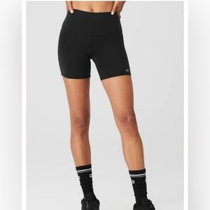 Alo Biker Shorts 5”